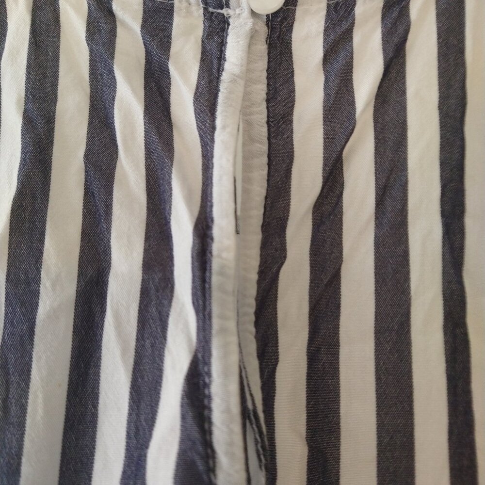 Old Navy Dark Blue and White Striped Lightweight Tank - Picture 4 of 8